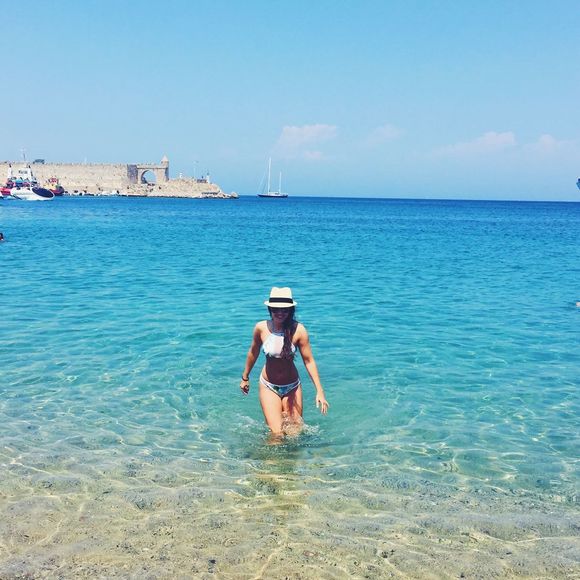 Meet your Posher, Whitney - Picture 1 of 1